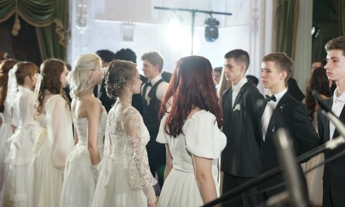 Студенты на балу в Тамбове