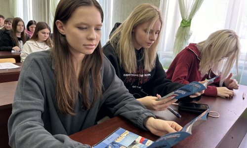 Сотрудники УМВД провели лекцию для студентов о вреде наркотиков