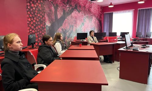 Бескорыстная помощь и шаг к успешной карьере: студентам ВЭПИ рассказали о волонтерстве